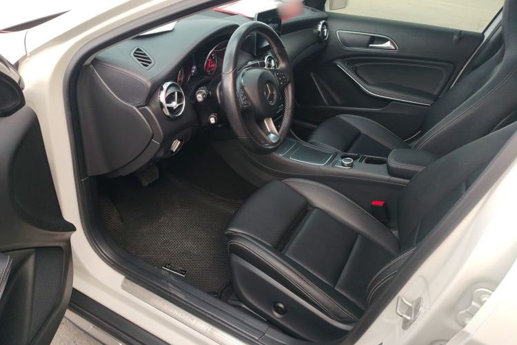 Used Mercedes-Benz GLA 2017 GLA 200 Fashion Model