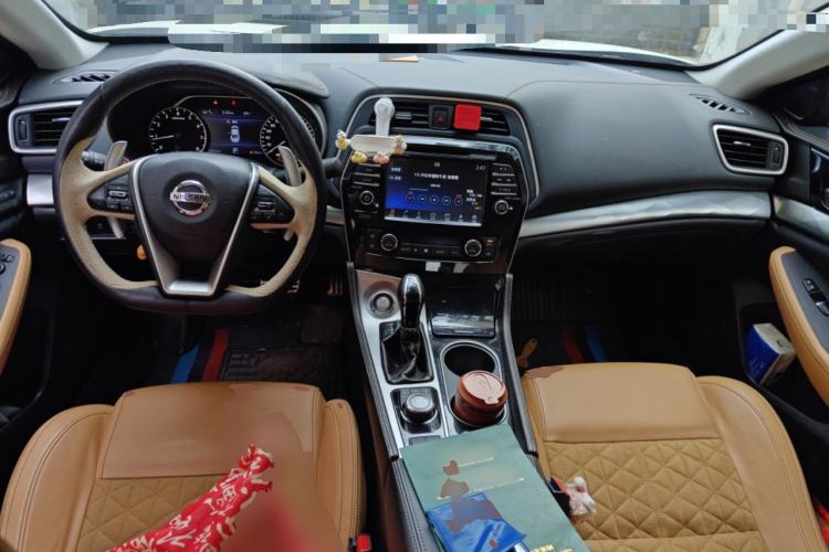 Used Nissan Maxima 2016 2.5L XV Ultimate Edition Center Console