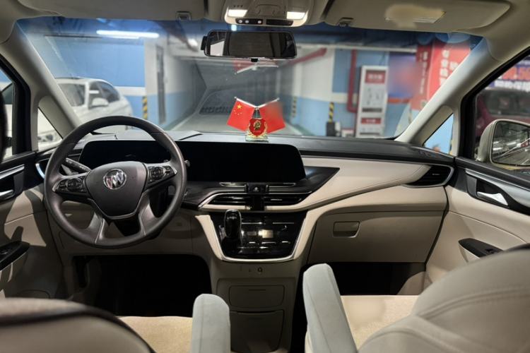 Used Buick GL8 2022 ES Landtrek 653T Comfort Edition Interior 1