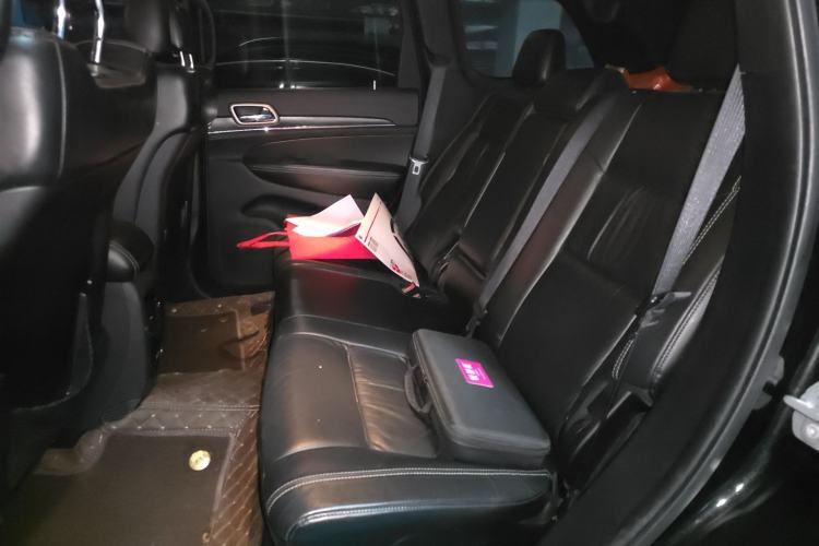 Used Jeep Grand Cherokee 2016 3.0TD Diesel Comfort Navigation Version Left Rear Seat