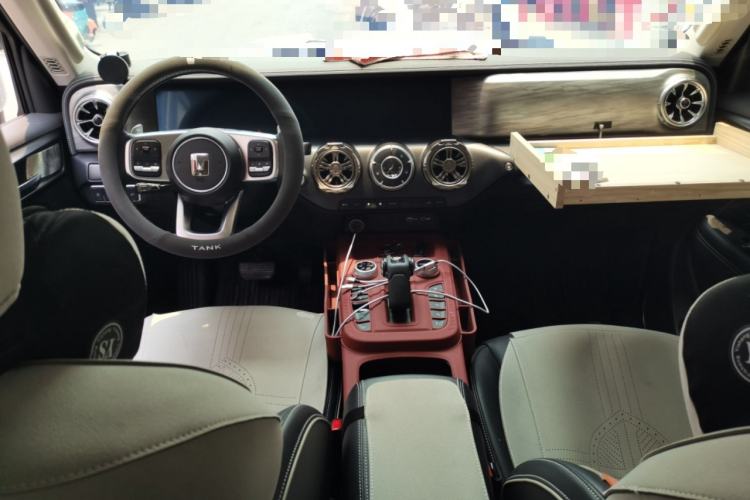 Used Tank 300 2023 City Edition 2.0T—Stylish as Ever Center Console