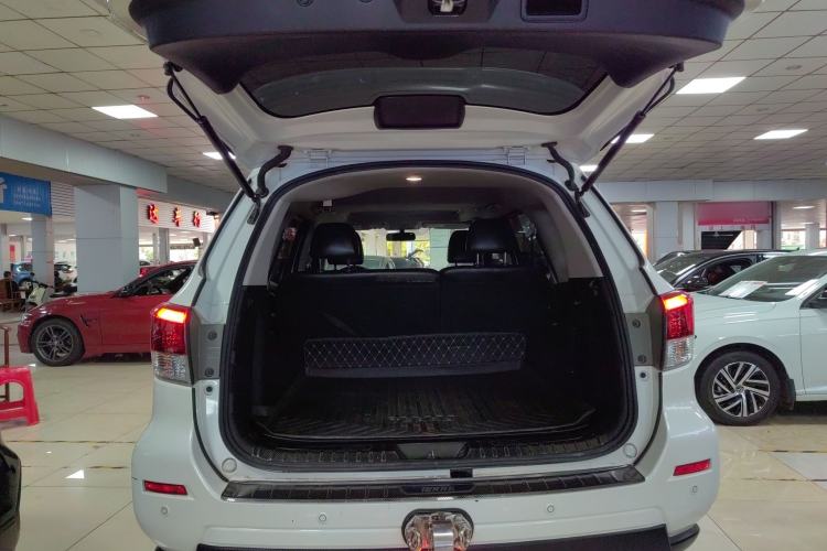 Used Nissan Terra 2018 2.5L Automatic 4x4 Luxury Edition