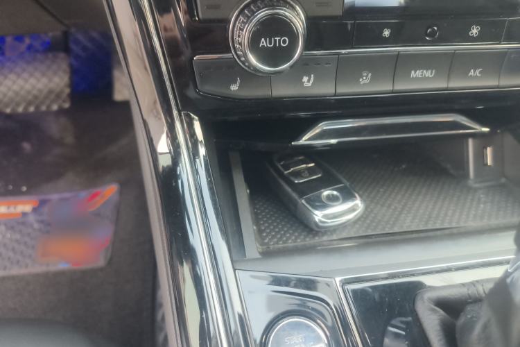 Used Volkswagen Phideon 2019 380TSI Two-Wheel Drive Business Edition China VI Standard
