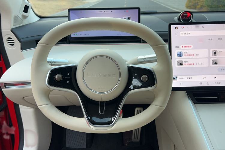 Used Hima Luxeed S7 2025 785 km Ultra