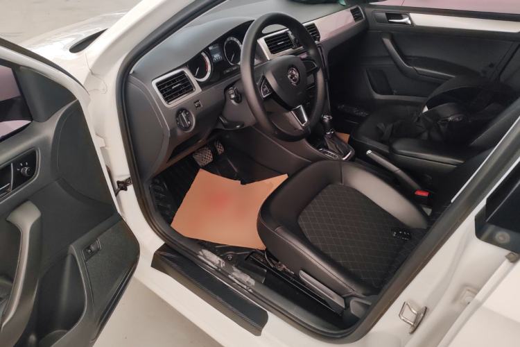 Used Skoda Rapid 2019 1.5L Automatic Comfort Edition China VI Standard