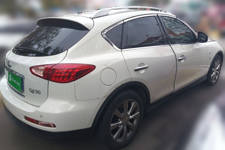 Used Infiniti QX50 2013 2.5L Two-Wheel-Drive Elegant Edition