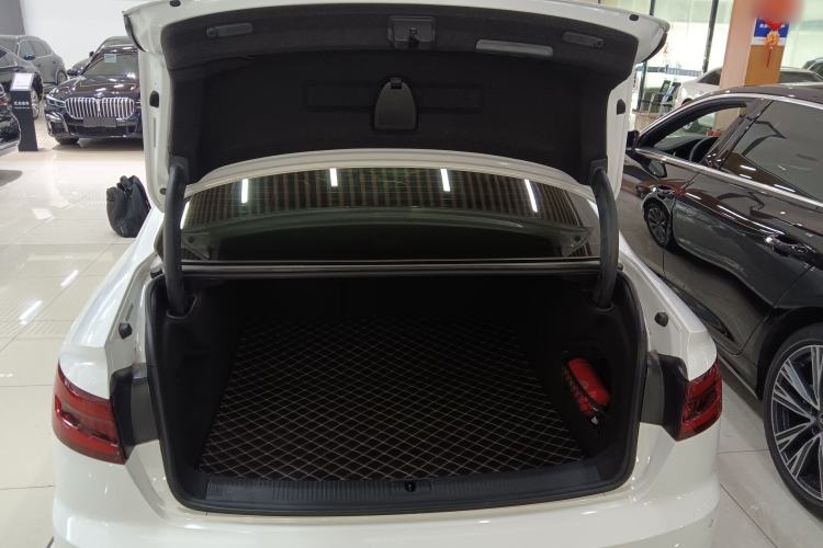 Used Audi A4L 2019 40 TFSI Ambition China VI
