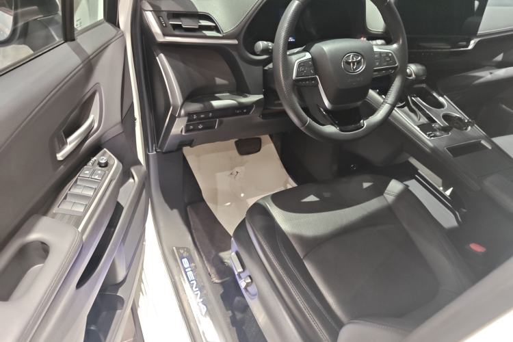 Used Toyota Sienna 2021 2.5L Hybrid Premium Edition
