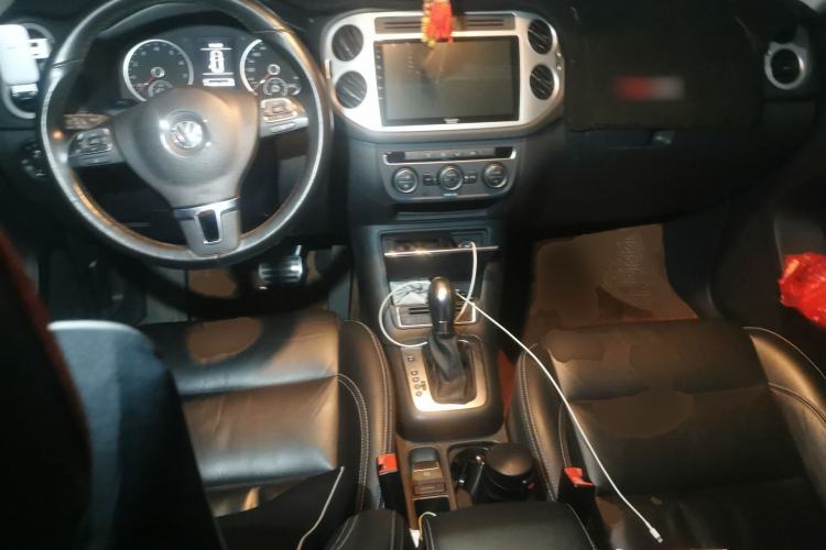 Used Volkswagen Tiguan 2017 300TSI Automatic Two-Wheel Drive Silk Road Comfort Edition Center Console