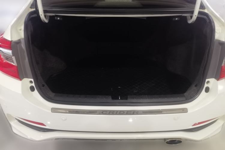 Used Honda Crider 2015 1.8L automatic luxury edition Trunk