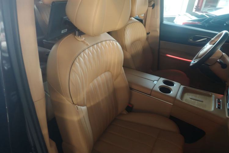 Used VOYAH Dream 2025 PHEV Four-Wheel-Drive Flagship Kunpeng Edition
