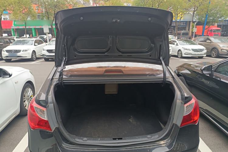 Used Hyundai Celesta 2015 1.6L Automatic Luxury Model
