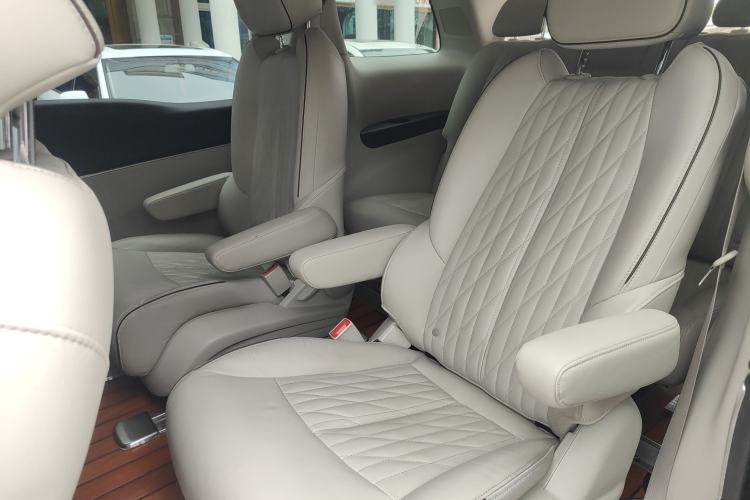 Used Buick GL8 2021 Land Cruiser Executive Class 652T Luxury Model