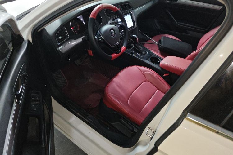 Used Volkswagen Lamando 2017 230TSI DSG Fashion Edition