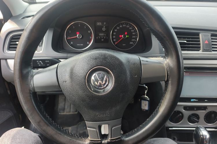 Used Volkswagen Gran Lavida 2013 1.6L Automatic Comfort Model Steering Wheel