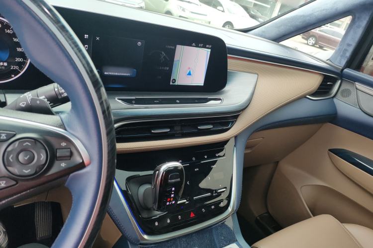 Used Buick GL8 2021 ES Land Cruiser 653T Luxury Edition