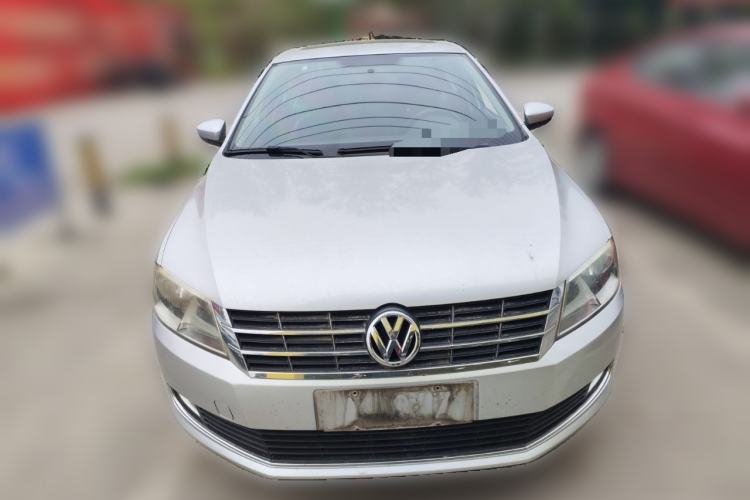 Used Volkswagen Lavida 2013 Restyled Classic 1.6L Manual Comfort Edition Front