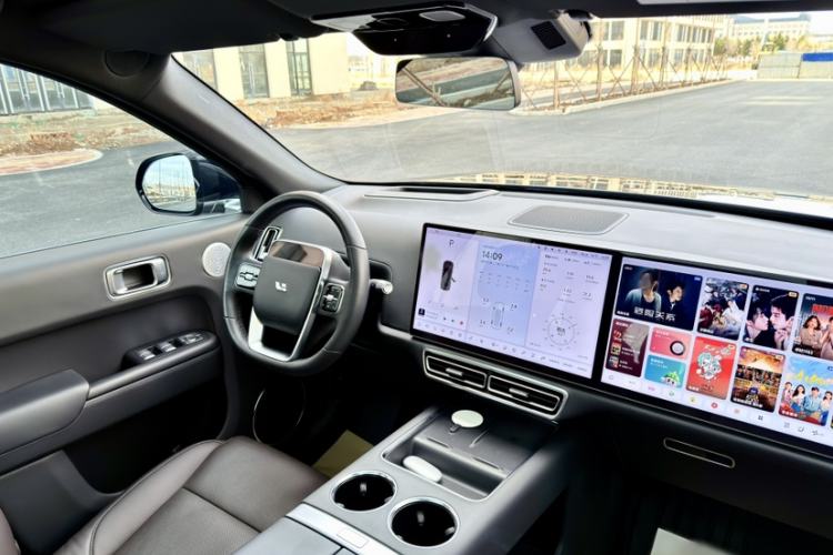 Used Li Auto L8 2023 Pro Model Interior 1