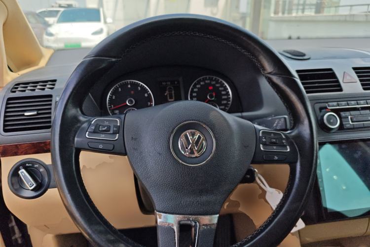 Used Volkswagen Touran 2011 1.4T DSG ZhiZhen Edition 7-Seater