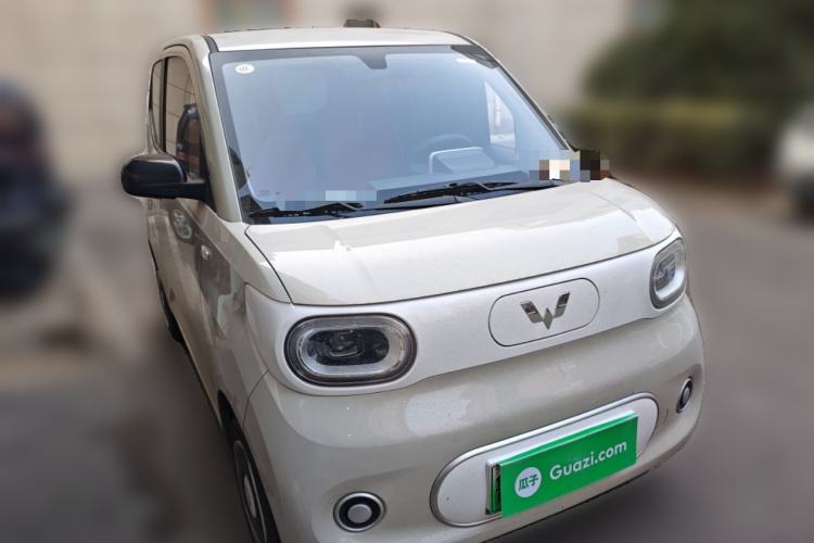 Used Wuling Hongguang MINIEV 2024 3rd Generation 215km Youth Edition Front Right 45 Deg