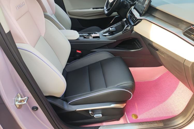 Used Lynk & Co 06 2021 1.5T Shero Pink Special Edition