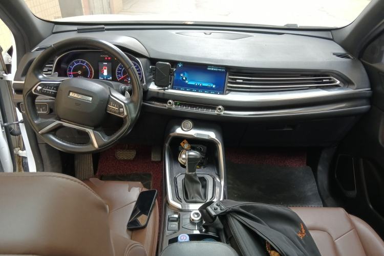 Used Haval H6 2017 Blue Label 1.5T Automatic Two-Wheel Drive ZhiShang Model Center Console