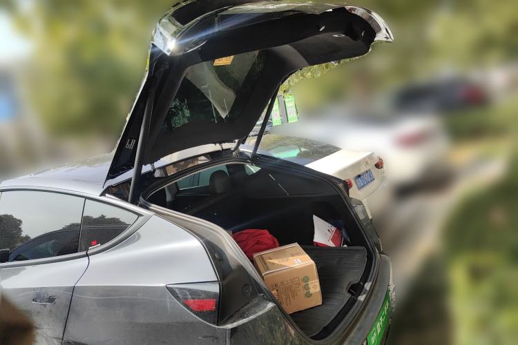 Used Tesla Model Y 2025 Rear-Wheel-Drive Version