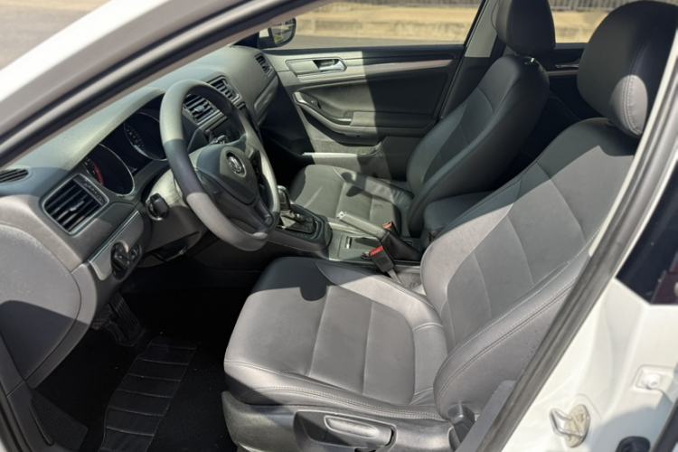 Used Volkswagen Sagitar 2018 1.6L Automatic Fashion Model