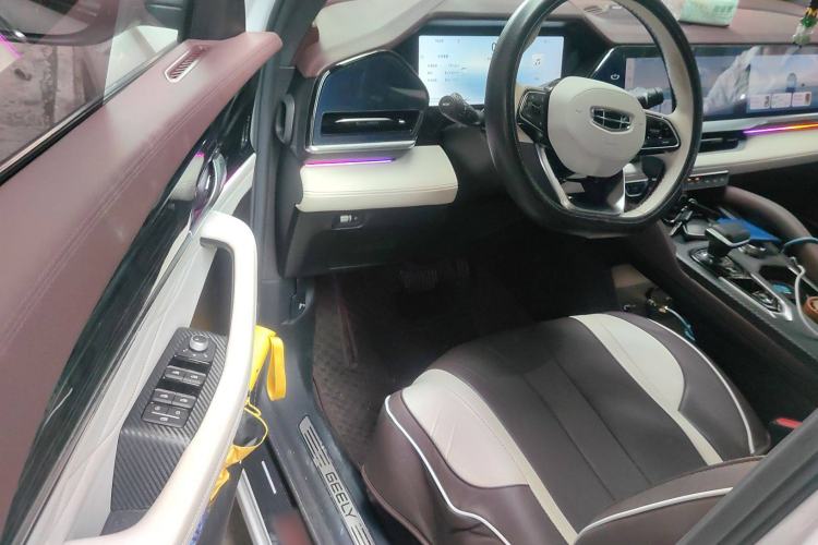 Used Geely Auto Monjaro L 2024 2.0TD High-Power Automatic Two-Wheel Drive Yunqi Version
