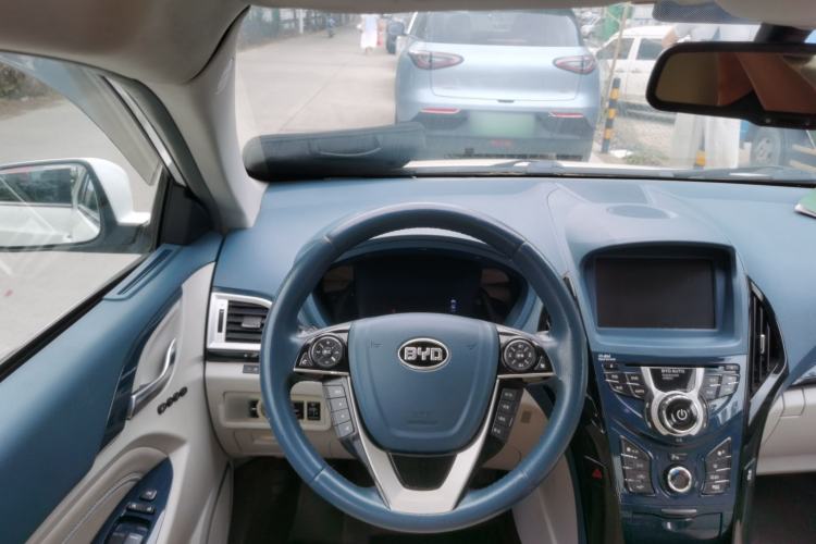 Used BYD Qin New Energy 2014 1.5T Flagship Model Steering Wheel