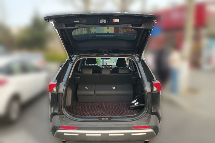 Used Toyota RAV4 2024 2.0L CVT Two-Wheel Drive Fashion Plus Edition Trunk