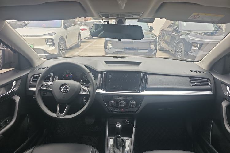 Used Skoda Kamiq 2020 1.5L Automatic Comfort Edition Center Console