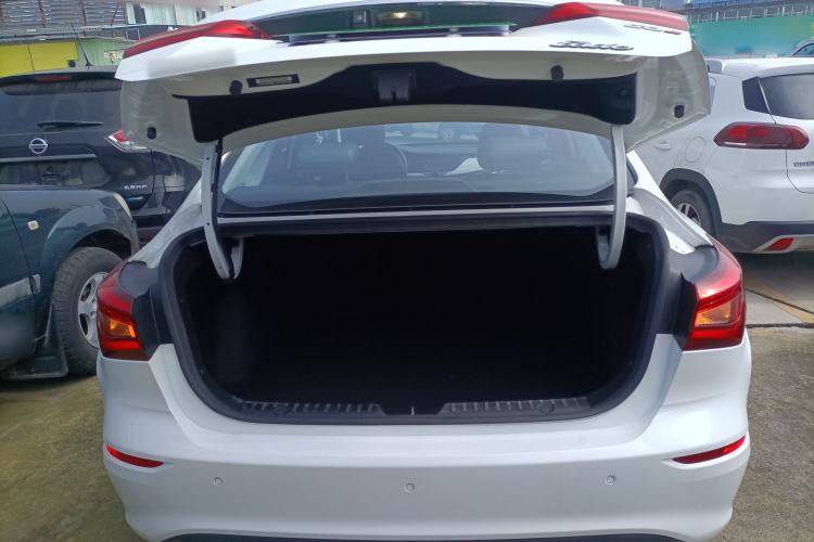 Used CHANGAN Eado 2018 1.6L GDI Manual Fashion Edition Trunk