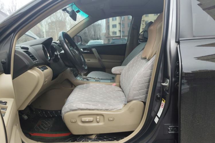 Used Toyota Highlander 2011 2.7L Two-Wheel Drive 7-Seater Luxury Edition Left Front Seat