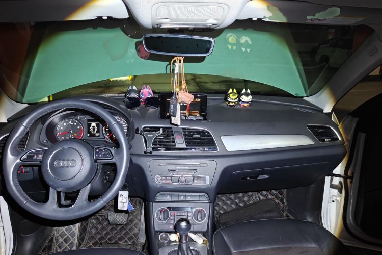 Used Audi Q3 2017 35 TFSI Fashion Model Interior 2