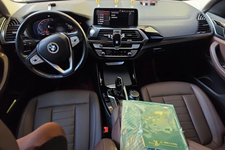 Used BMW X3 2020 xDrive25i Luxury Package Center Console