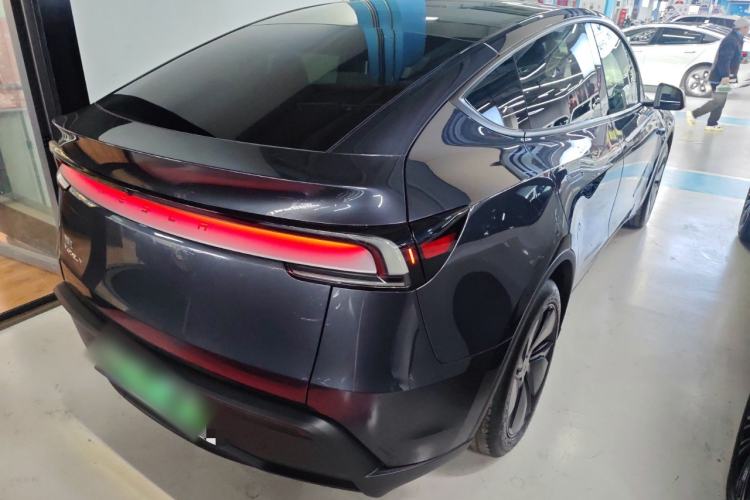 Used Tesla Model Y 2025 Rear-Wheel-Drive Version