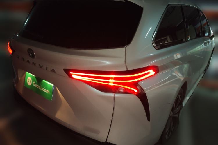 Used Toyota Granvia 2023 2.5L Hybrid Flagship VIP Edition Rear Right 45 Deg