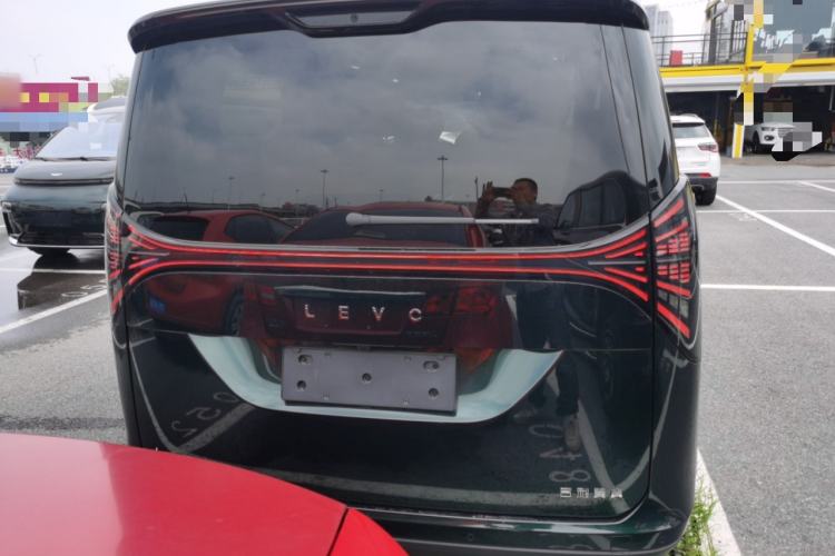 Used Geely Galaxy LEVC L380 2024 140-Degree 6-Seater All-Wheel-Drive Ultra Rear