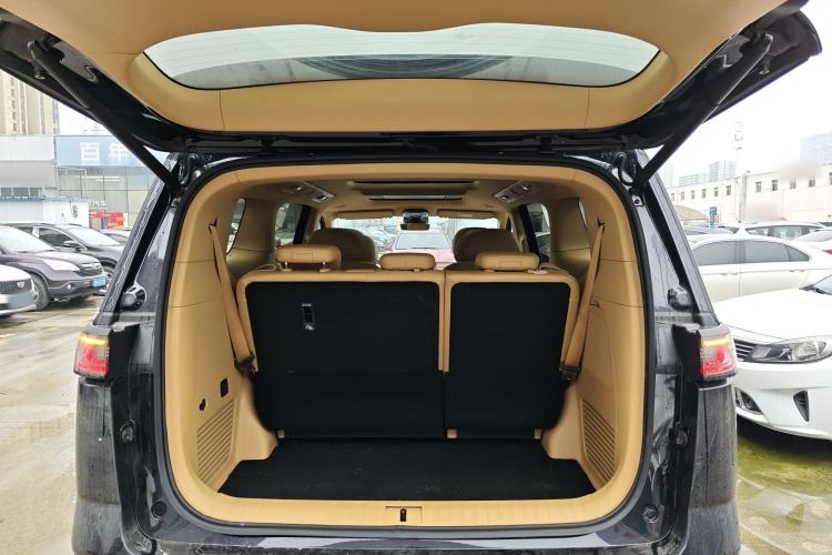 Used VOYAH Dream 2025 PHEV Four-Wheel Drive Prestige Kunpeng Edition Trunk