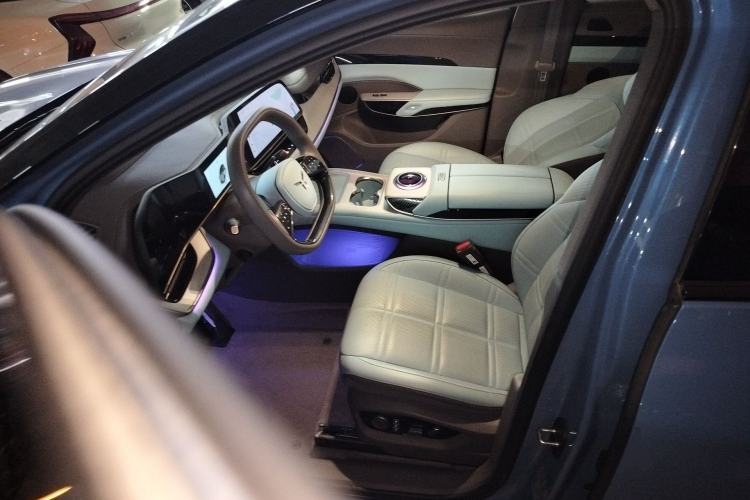 Used Hongqi Tiangong 08 2025 680 Ultra Four-Wheel-Drive Version Driver Seat