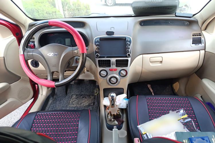 Used Chery Fengyun 2 2010 Hatchback 1.5L Ambition Model Center Console