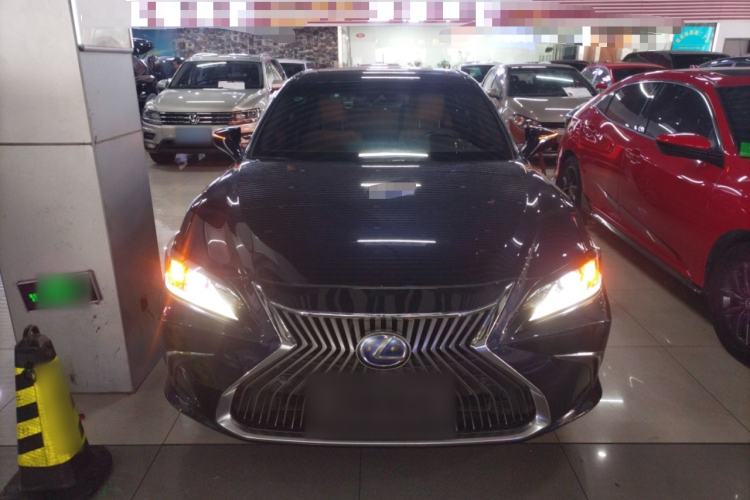 Used Lexus ES 2018 300h Premier Edition China VI Standard
