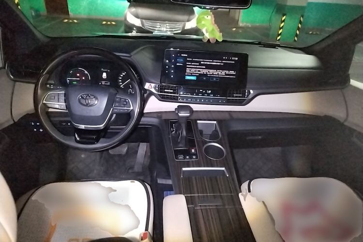 Used Toyota SIENNA 2021 2.5L Hybrid Premium Edition