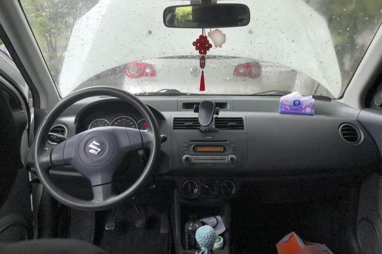 Used Suzuki Swift 2013 1.5L Manual Standard Edition Center Console