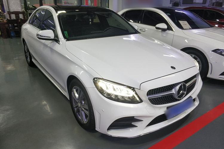 Used Mercedes-Benz C-Class 2021 C 200 L Fashion Edition Sport Version Front Right 45 Deg