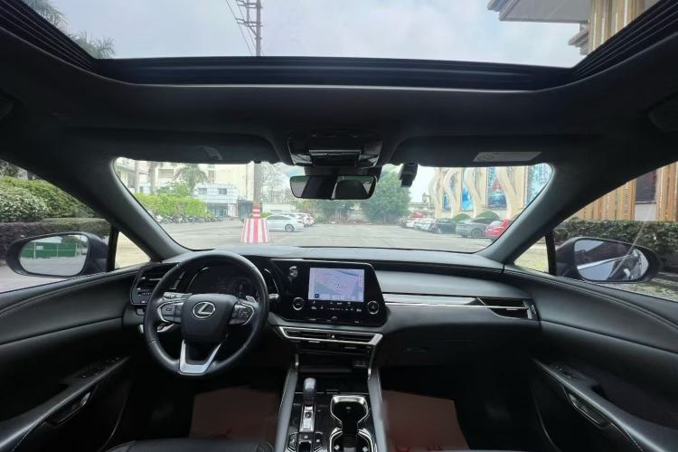 Used Lexus RX 2023 350h Two-Wheel Drive Enjoyment Version
