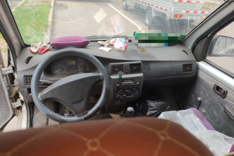 Used Wuling Rongguang 2011 1.2L Base Version
