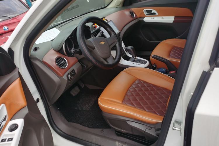 Used Chevrolet Cruze 2015 1.5L Classic SE AT Left Front Seat