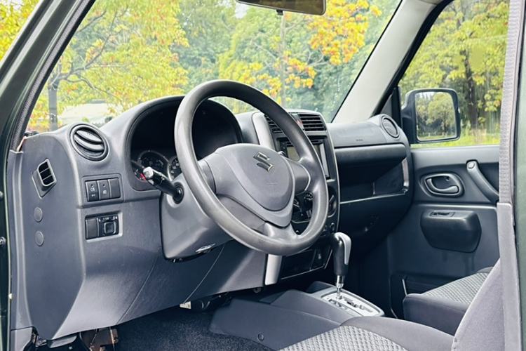 Used Suzuki Jimny 2015 1.3L AT JLX Navigation Edition